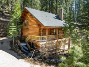 Log Cabin in Yosemite-Charming-sleeps 8